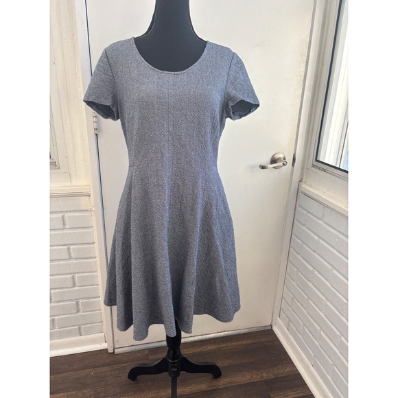 Theory Dresses & Skirts - Theory Albita Fit and Flare Dress 8 flattering staple minimalist party workwear